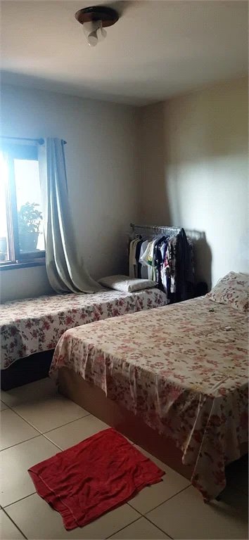 Sobrado à venda com 8 quartos em Jardim São Luís, São Paulo, SP