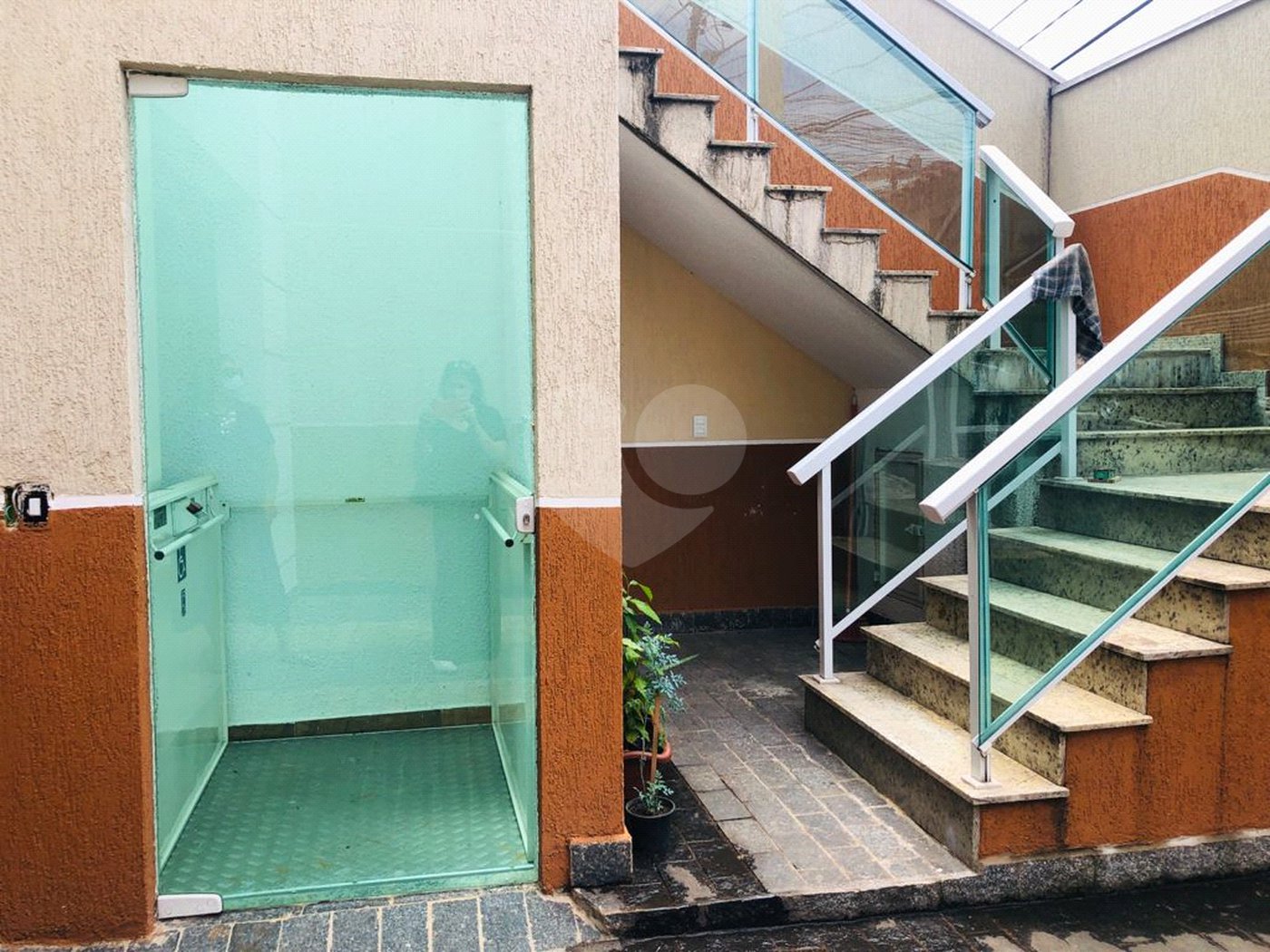 Casa à venda com 2 suítes no condomínio Residencial Guilhen, São Paulo - SP