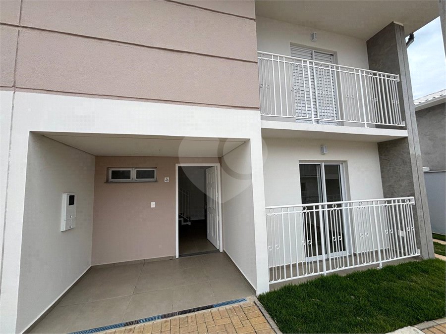 Casa à venda ou para alugar com 3 quartos, sendo 1 suíte,  no condomínio Residencial Villa Flora, Votorantim - SP
