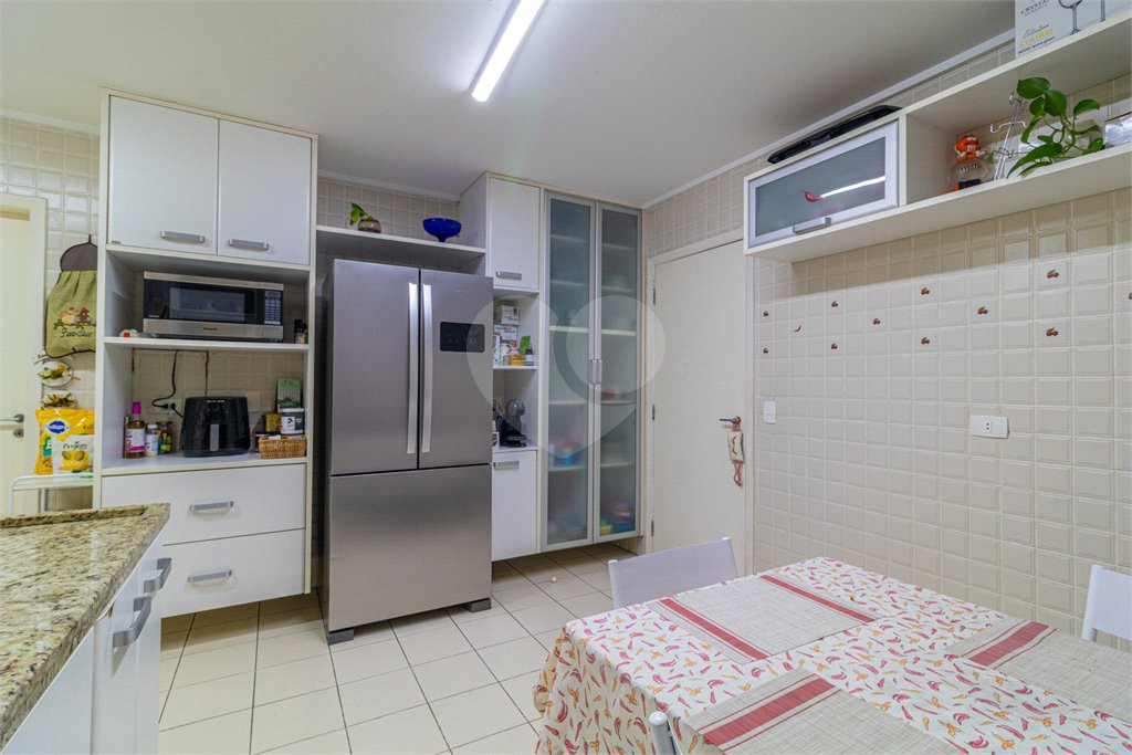 Casa à venda com 4 suítes no condomínio Vila das Acacias, São Paulo - SP