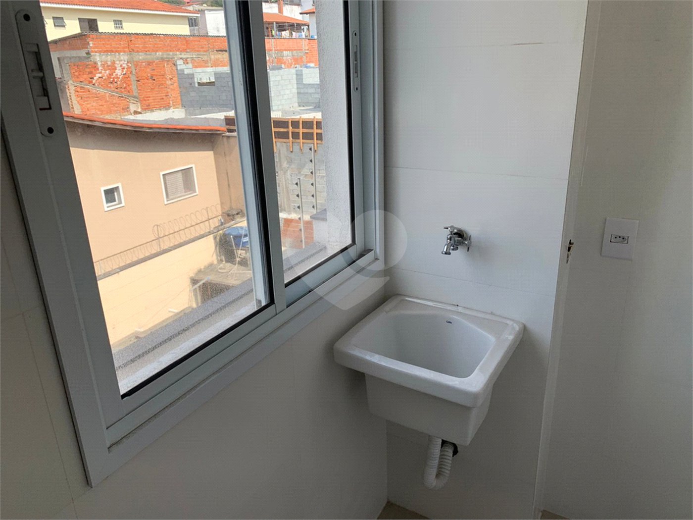 Casa à venda com 2 suítes no condomínio Residencial Napoles, São Paulo - SP