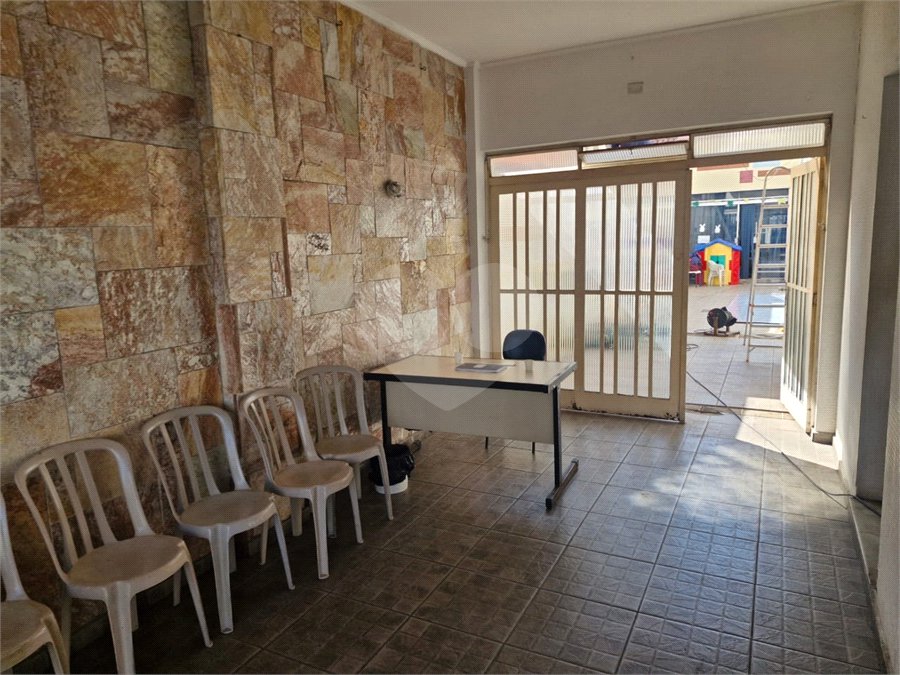 Sobrado à venda com 3 quartos, sendo 1 suíte,  em Parque São Jorge, São Paulo, SP