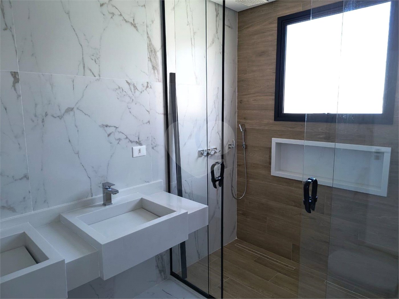 Casa à venda com 3 quartos, sendo 1 suíte, no condomínio Bella Città - Fazenda Rodeio, Mogi das Cruzes - SP
