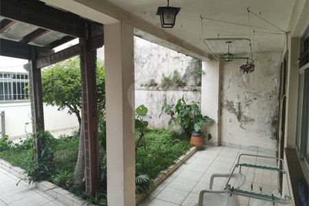 Casa à venda com 4 quartos, sendo 2 suítes, no condomínio Chácara das Rosas, São Paulo - SP