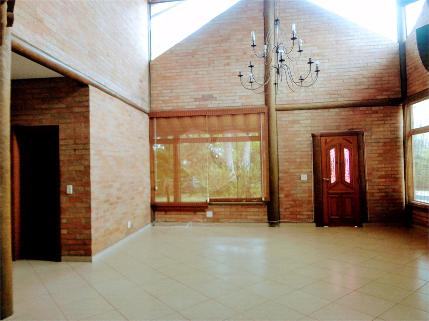 Casa à venda com 4 suítes no condomínio Estância Marambaia, Vinhedo - SP