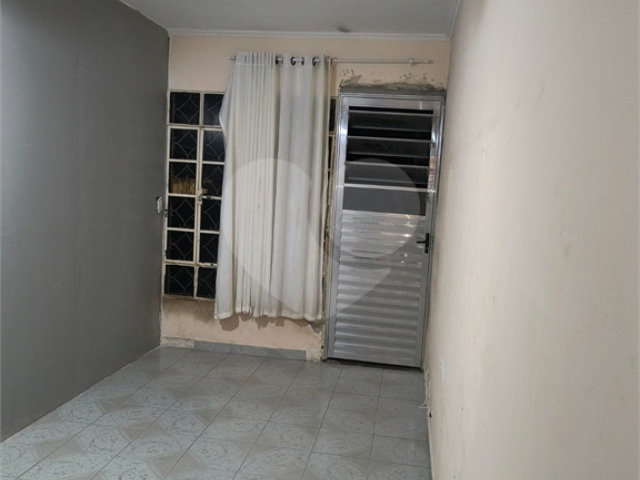 Sobrado à venda com 2 quartos em Tremembé, São Paulo, SP