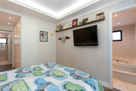 Apartamento à venda com 3 quartos, sendo 1 suíte, em Jardim Morumbi, São Paulo, SP