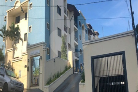 Apartamento no Condomínio Residencial Piet Mondrian.