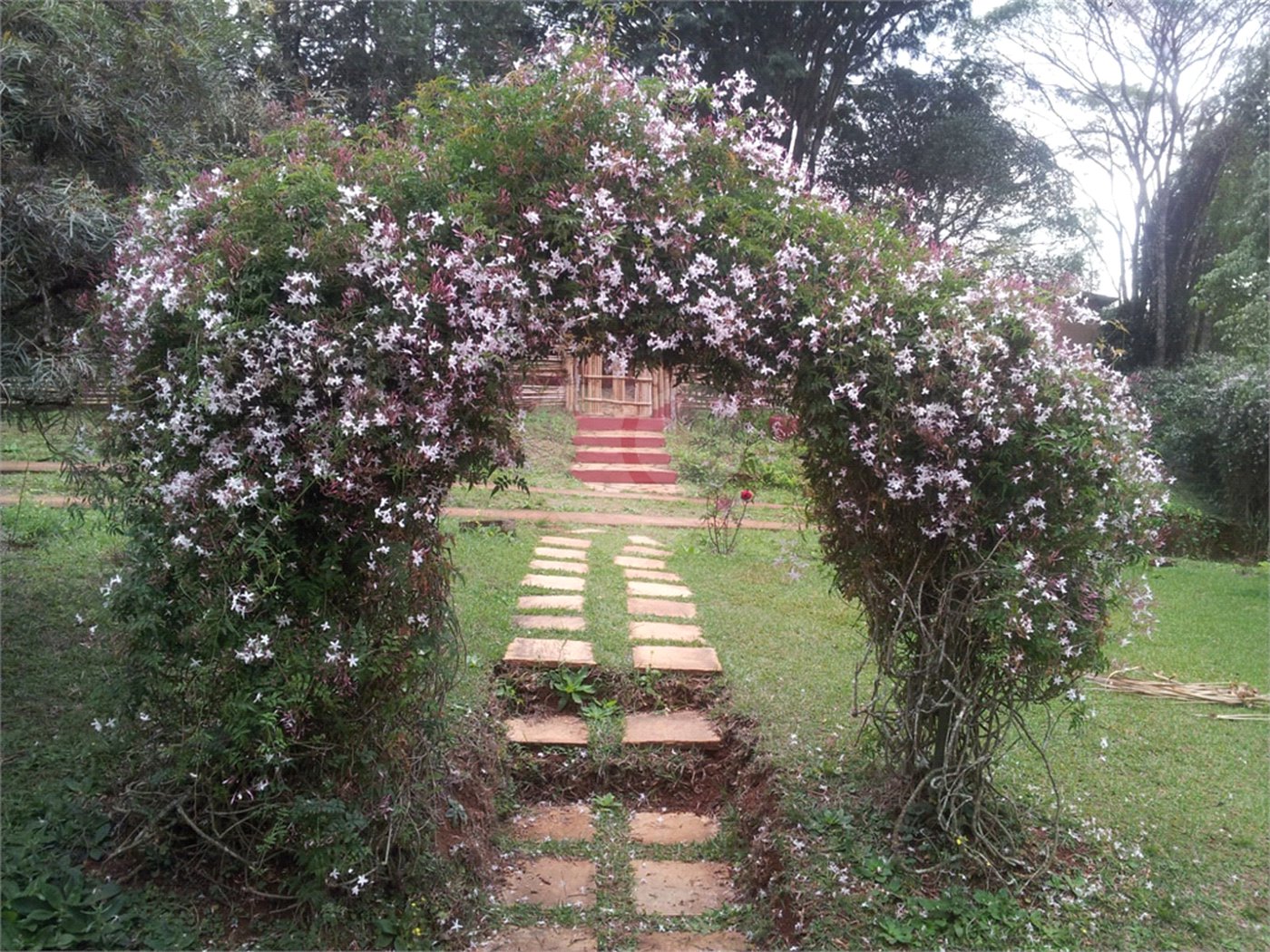 Spa Rural Chácara das Rosas à venda, a apenas 3 km do centro.