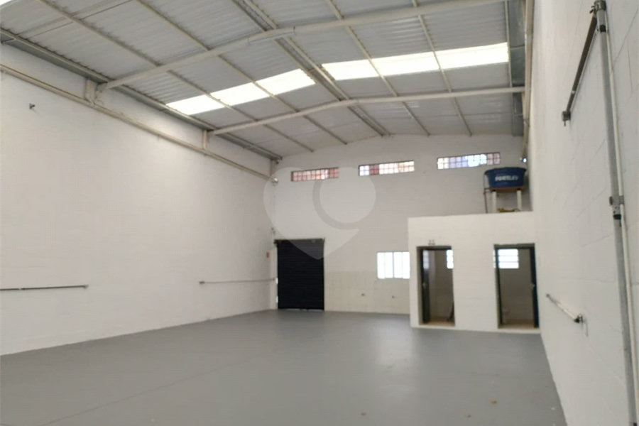 Barracão Comercial para locação na Avenida Raposo Tavares