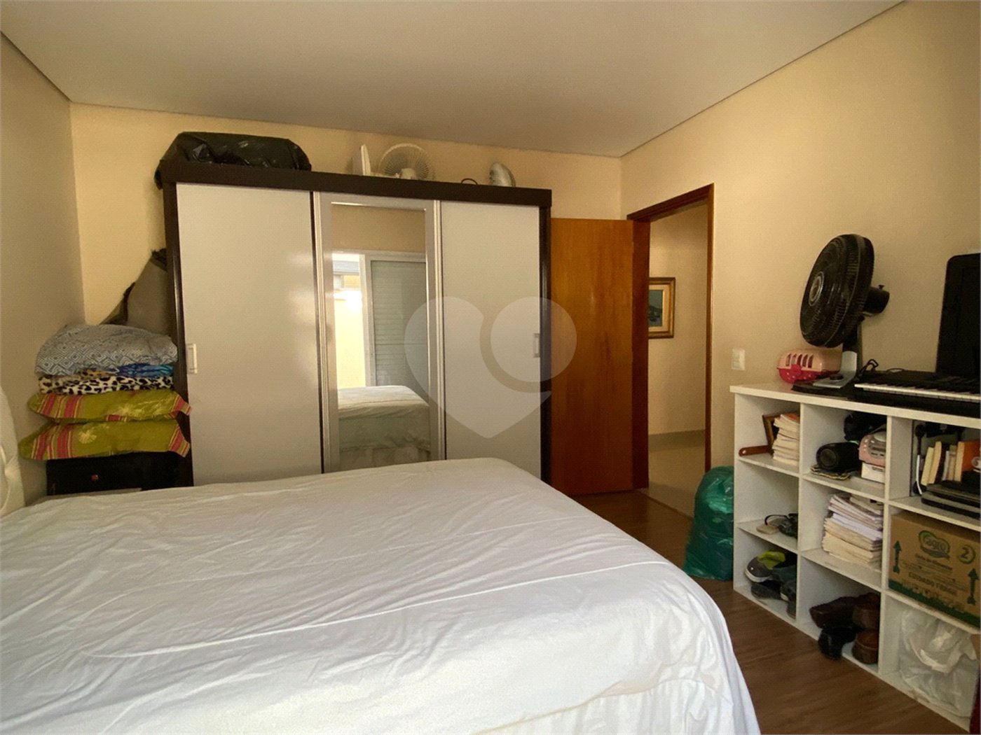 Linda casa Condomínio Santa Isabel I