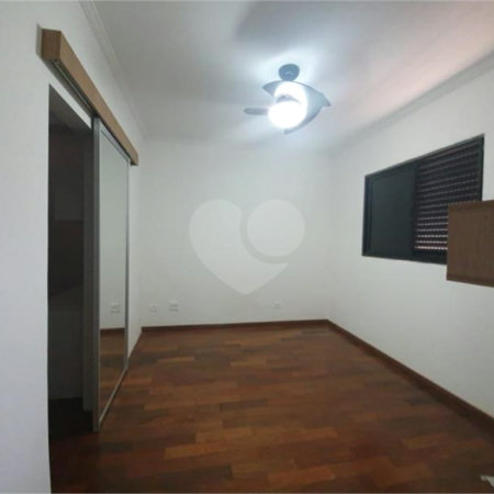 Apartamento Cobertura, no Condomínio Porto Sol.