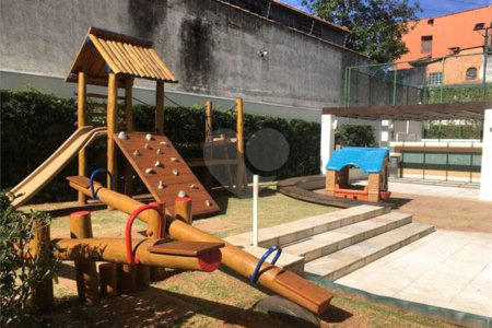 Apartamento Condominio Clube em Pinheiros com 90 m² Útil com 3 dormitórios sendo 1 suíte com 1 Vagas