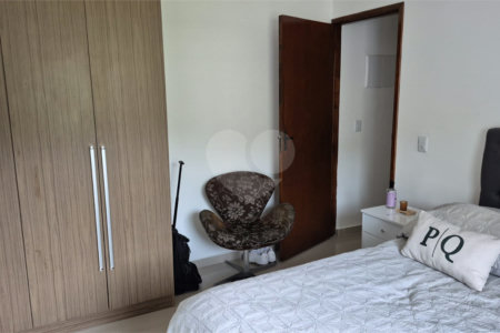 Casa Terreá com 3 suítes a Venda em Atibaia