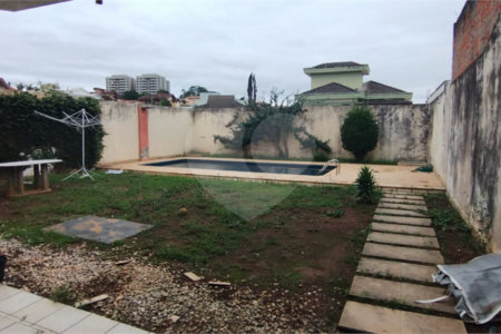 Casa à venda com 4 quartos, sendo 1 suíte, em Jardim Guadalajara, Sorocaba, SP