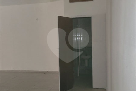 Salão para alugar em Vila Romanópolis, Ferraz de Vasconcelos, SP