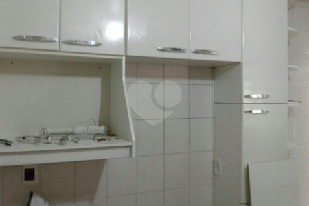 Sobrado à venda com 3 quartos em Parada Inglesa, São Paulo, SP