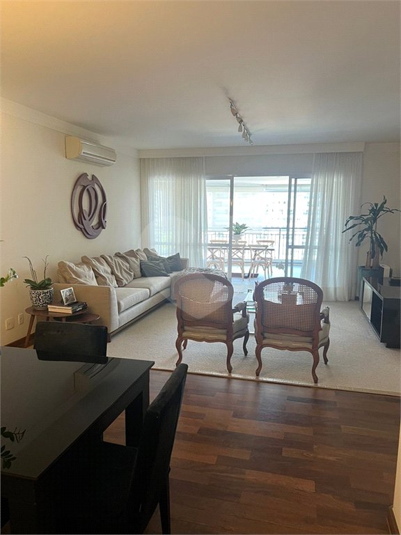 Apartamento à venda com 4 quartos, sendo 2 suítes,  em Brooklin Paulista, São Paulo, SP