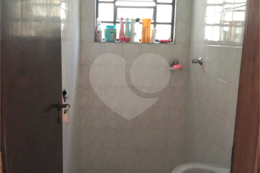 Sobrado à venda com 3 quartos, sendo 1 suíte,  em Vila Romero, São Paulo, SP