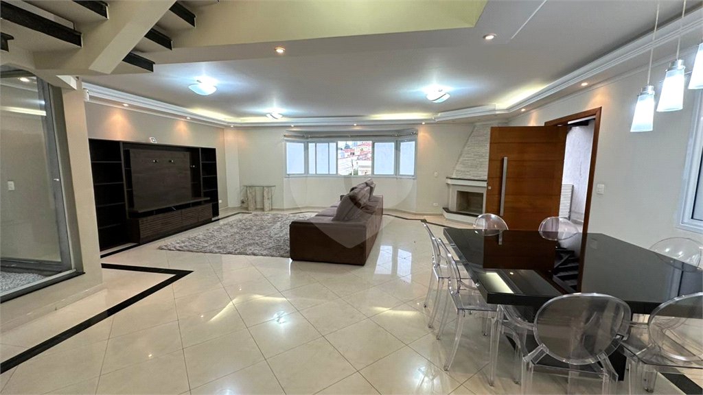 Casa à venda com 4 quartos, sendo 3 suítes, em Vila Galvão, Guarulhos, SP