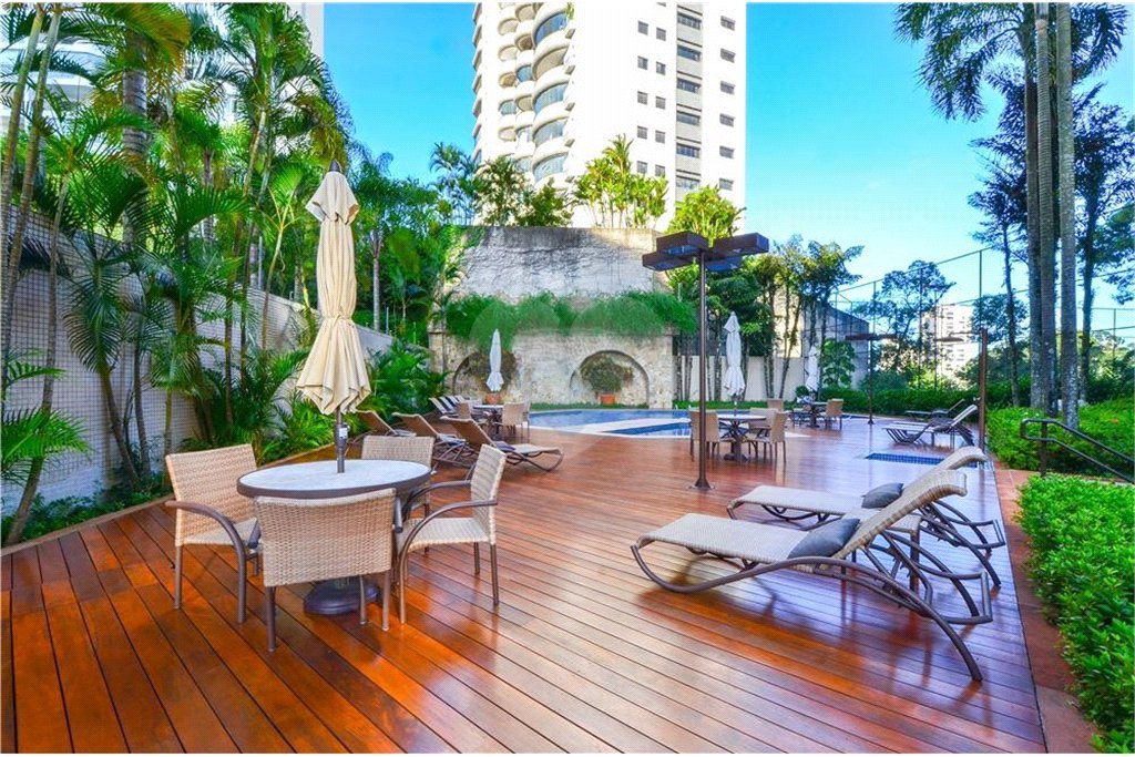 Apartamento à venda com 4 suítes em Vila Suzana, São Paulo, SP