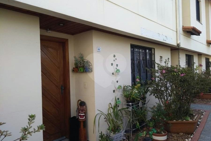 Casa à venda com 3 quartos, sendo 1 suíte, no condomínio Vila da Vinci, São Paulo - SP