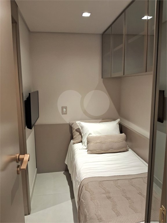Apartamento à venda com 3 suítes em Moema, São Paulo, SP