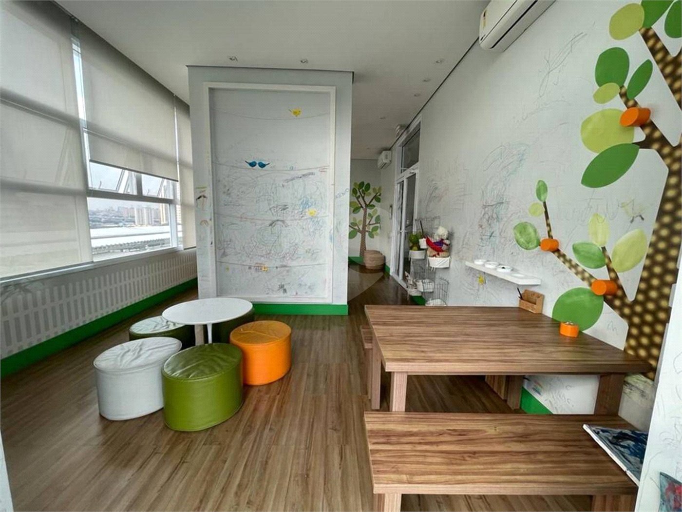 Apartamento à venda com 3 quartos, sendo 1 suíte,  em Vila Gomes Cardim, São Paulo, SP