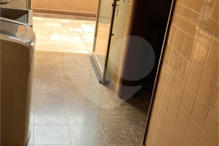 Sobrado à venda com 4 quartos, sendo 1 suíte, no Centro, Araraquara, SP