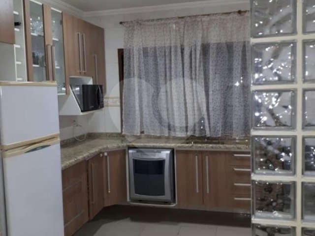 Sobrado à venda com 3 quartos, sendo 1 suíte,  em Tremembé, São Paulo, SP