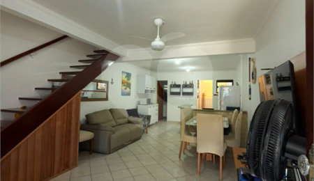 Casa em condomínio à venda com 2 suítes em Palmeiras, Cabo Frio, RJ