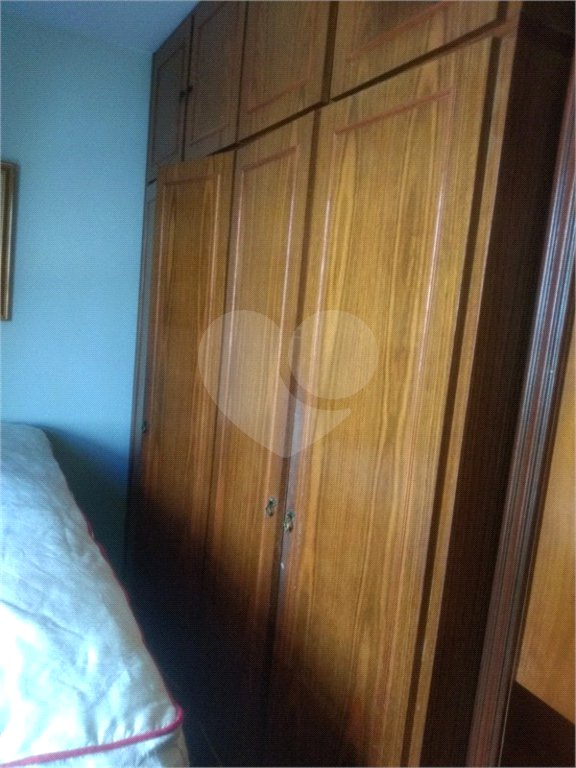 Sobrado à venda com 3 quartos em Horto, São Paulo, SP