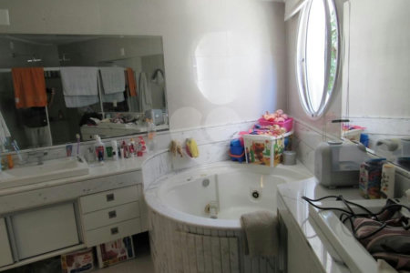Apartamento à venda com 3 suítes em Real Parque, São Paulo, SP