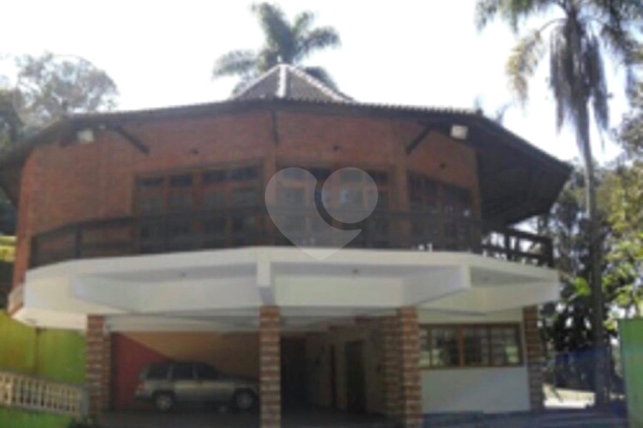 Sobrado à venda ou para alugar com 4 suítes em Serra da Cantareira, Mairiporã, SP
