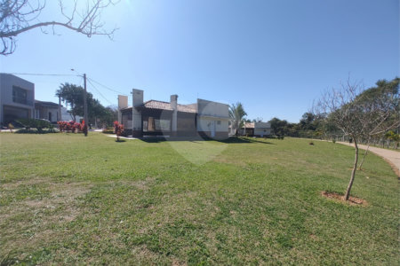 Casa à venda com 2 quartos, sendo 1 suíte, no condomínio Terras de São Francisco, Sorocaba - SP