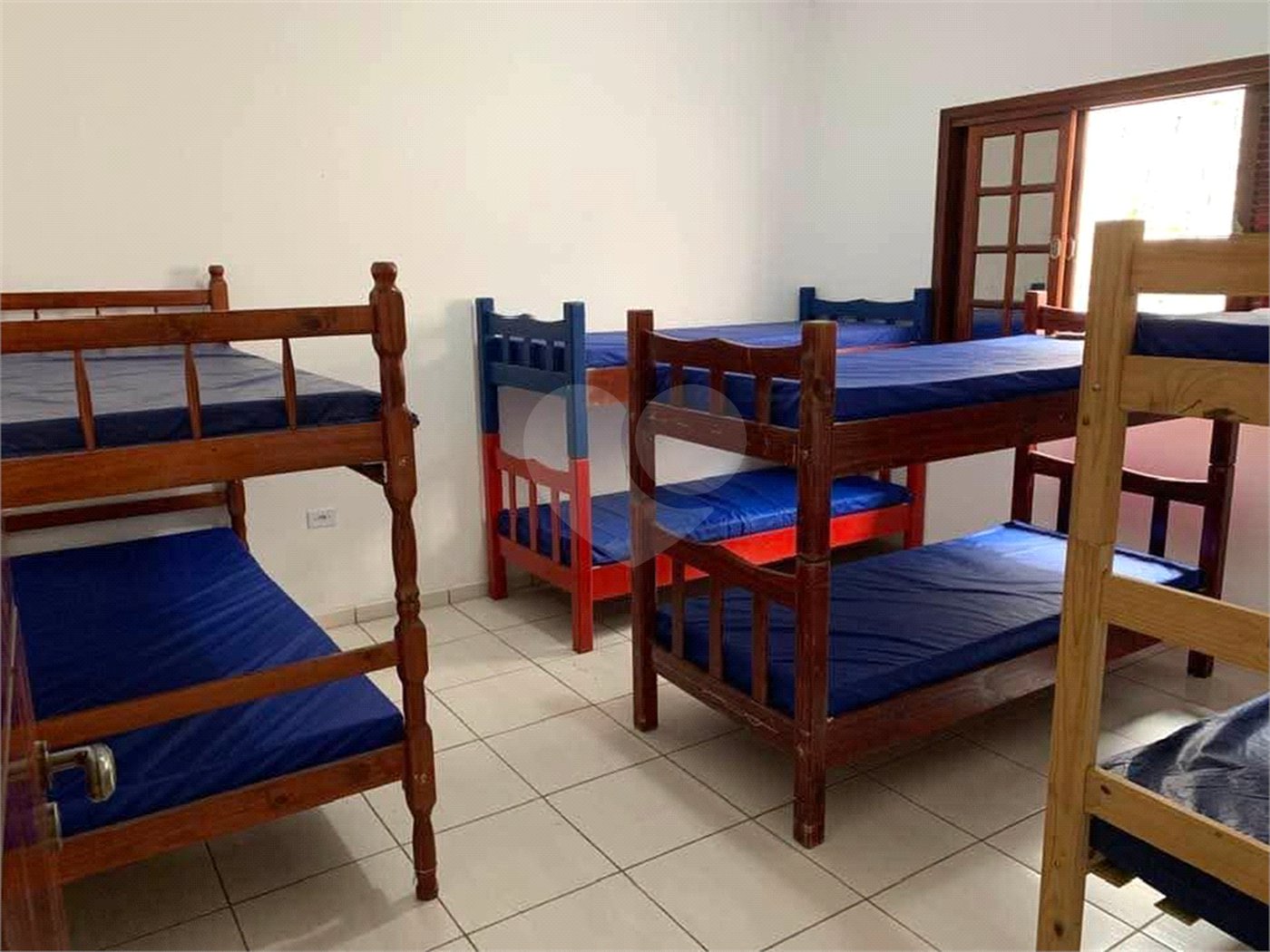 Chácara à venda ou para alugar com 5 quartos, sendo 4 suítes,  em Ouro Fino, Santa Isabel, SP