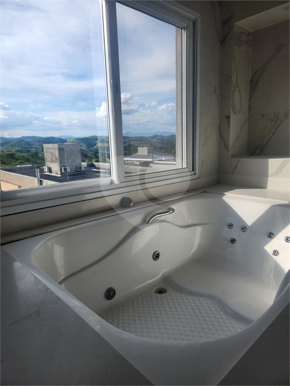 Casa à venda ou para alugar com 4 suítes no condomínio Residencial Jaguary, São José dos Campos - SP