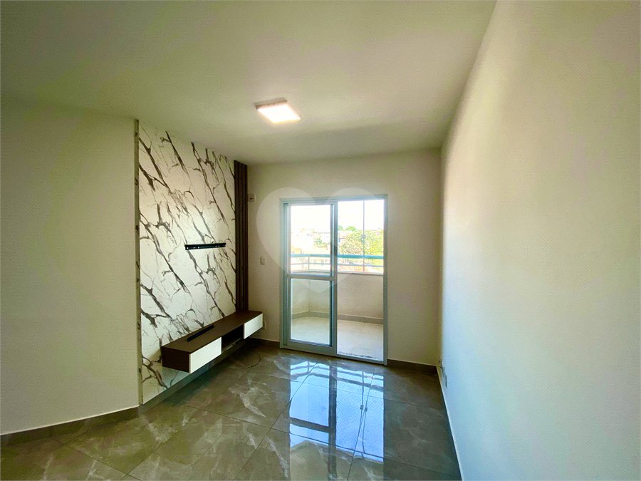 Apartamento à venda com 3 quartos, sendo 1 suíte, em Jardim Vera Cruz, Sorocaba, SP