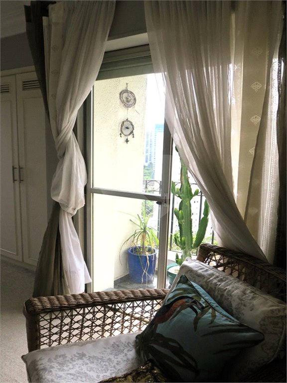 Apartamento à venda com 3 quartos, sendo 1 suíte, em Vila Andrade, São Paulo, SP