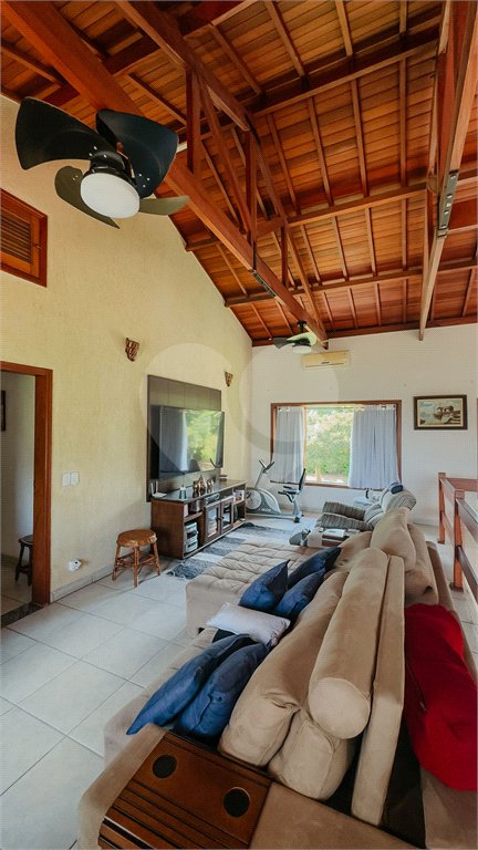 Casa à venda com 4 suítes no condomínio Monte Belo, Salto - SP