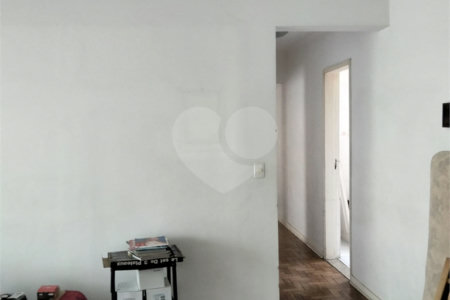 Apartamento à venda com 3 quartos, sendo 1 suíte,  em Aclimação, São Paulo, SP