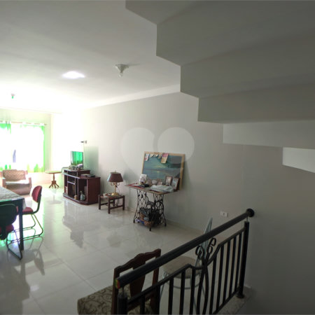 Sobrado à venda com 3 quartos, sendo 1 suíte, em Vila Mazzei, São Paulo, SP