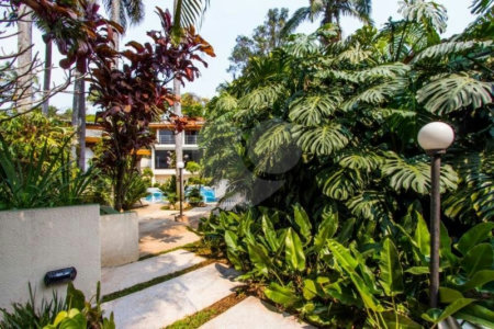 Casa Térrea à venda com 5 suítes em Jardim Marajoara, São Paulo, SP