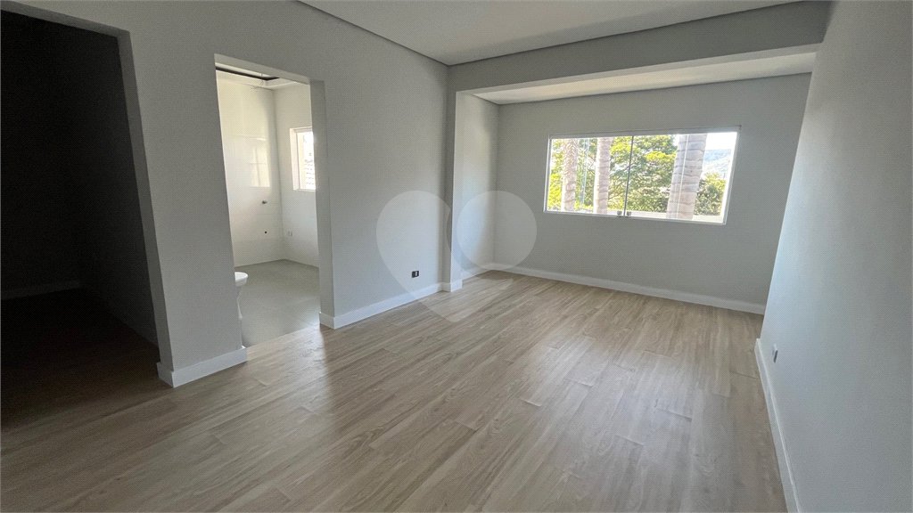 Sobrado à venda com 4 quartos, sendo 3 suítes, em Jardim Paulista, Atibaia, SP