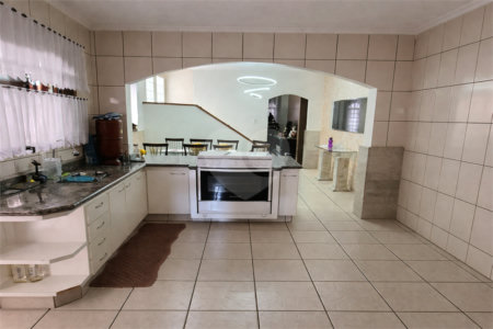 Casa à venda com 3 quartos, sendo 1 suíte, em Centreville, Santo André, SP