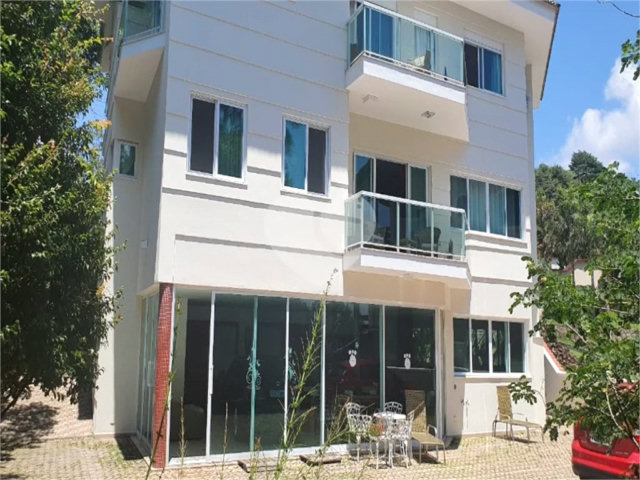 Casa à venda com 3 suítes no condomínio Parque Imperial da Cantareira, Mairiporã - SP