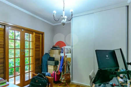 Casa à venda com 4 quartos, sendo 2 suítes,  em Granja Viana, Cotia, SP