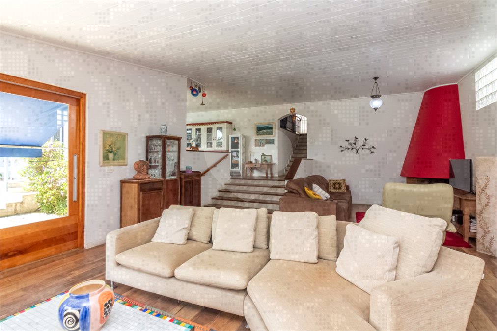 Casa à venda com 4 quartos, sendo 2 suítes, em Chácara Flora, São Paulo, SP