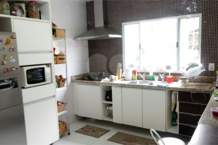 Sobrado à venda com 3 quartos, sendo 1 suíte, em Vila Mazzei, São Paulo, SP