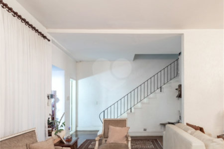 Casa à venda com 3 quartos, sendo 1 suíte,  em Pinheiros, São Paulo, SP
